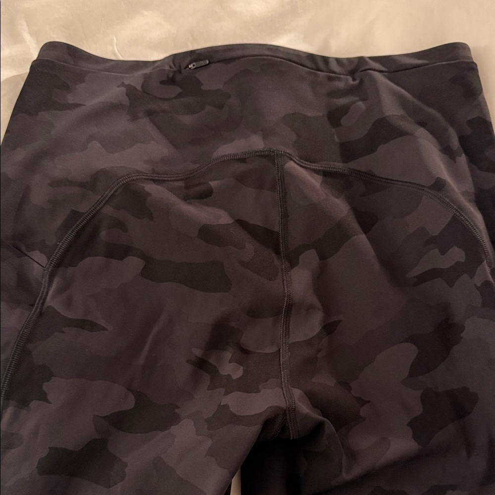 Lululemon Black Camouflage Leggings - Picture 3 of 4